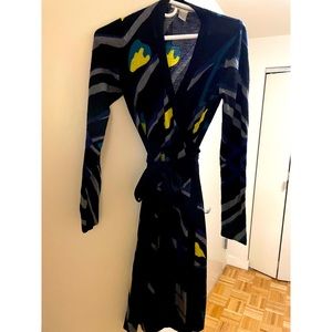 Diane Von Furstenberg DVF Iconic 100% Wool Wrap Dress